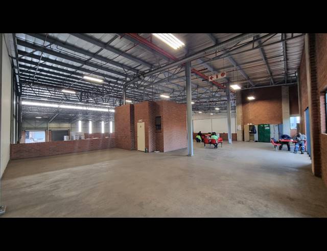 2,943M² WAREHOUSE TO LET IN POMONA